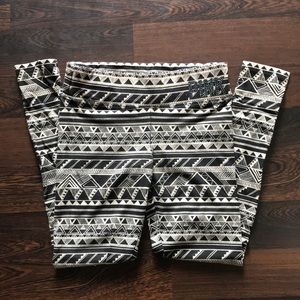 PINK Victoria Secret Aztec Print Yoga Leggings